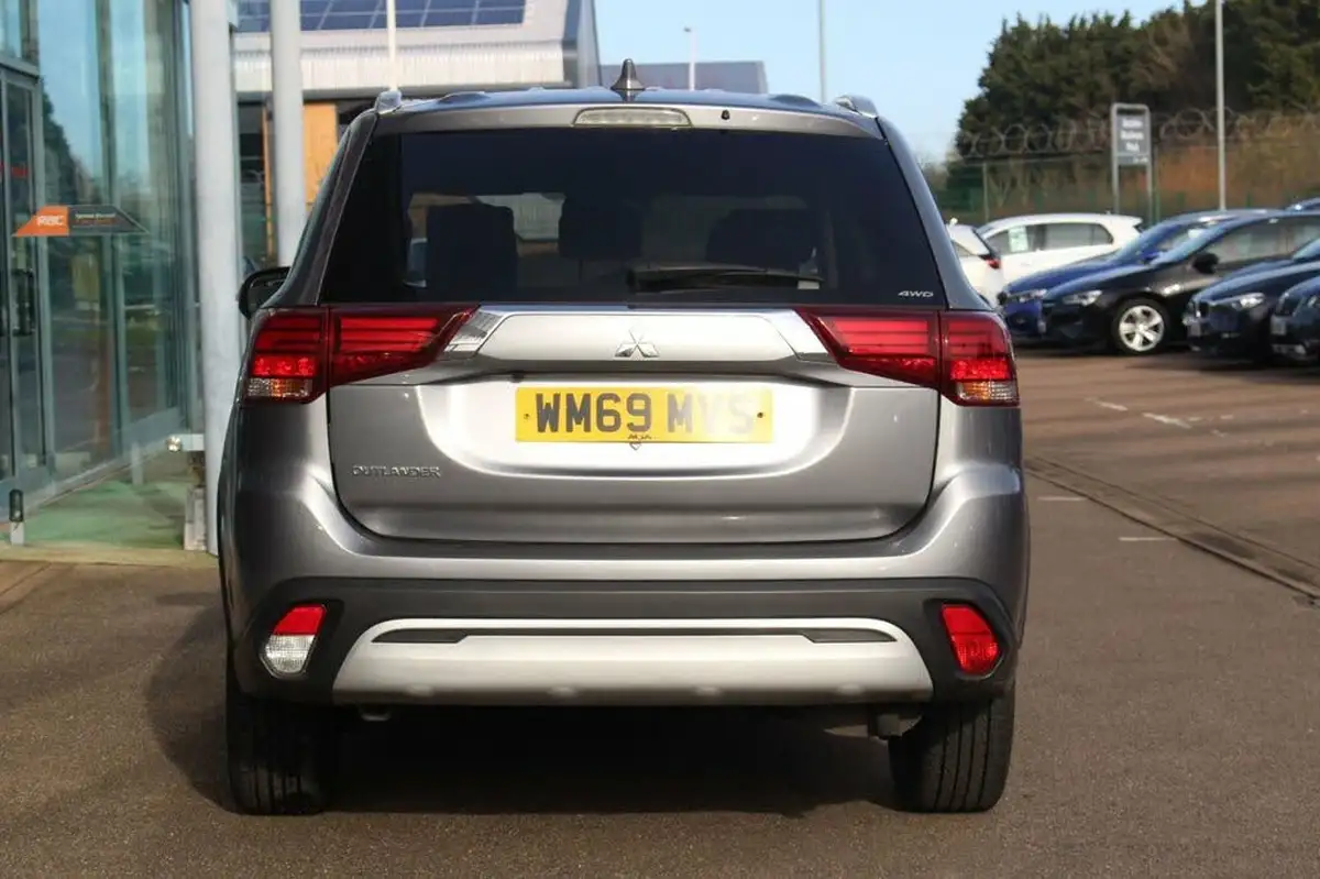 2020-mitsubishi-outlander-20-exceed-big-5