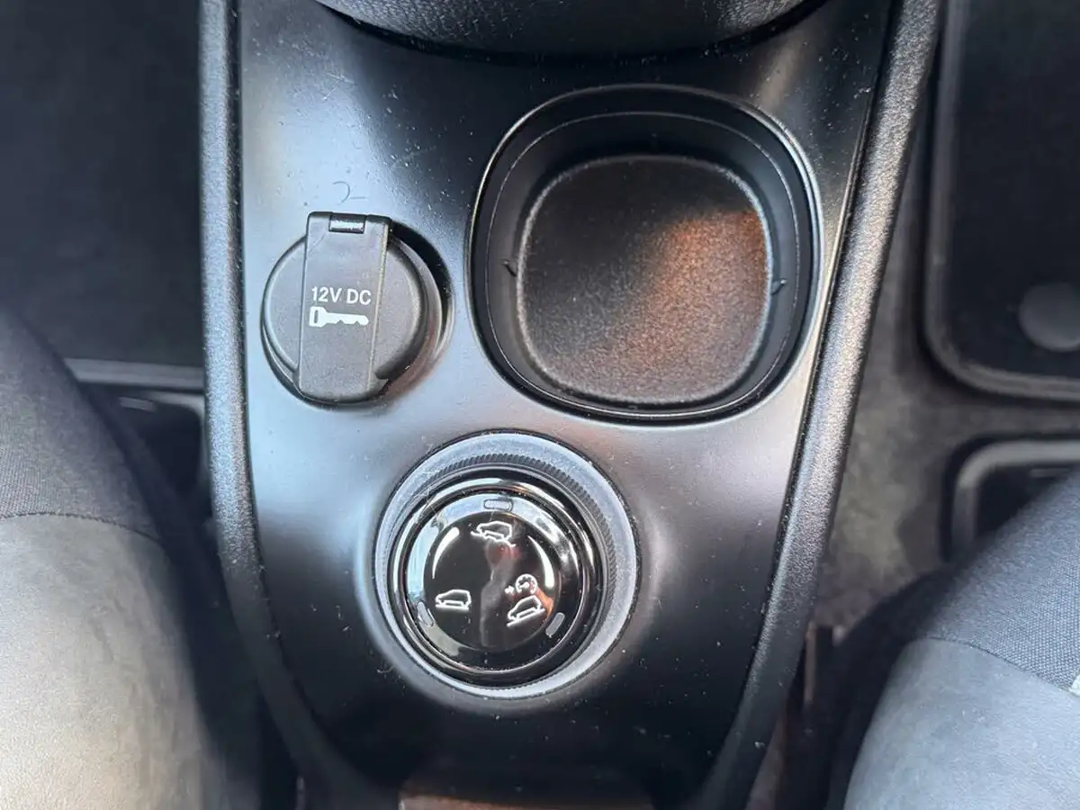 2021-fiat-panda-09-cross-85bhp-big-22