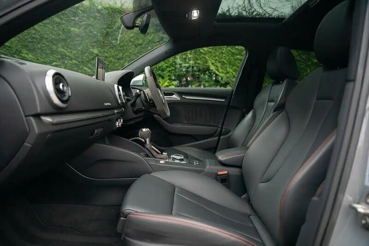 2019-audi-rs3-25-tfsi-sportback-5d-big-28