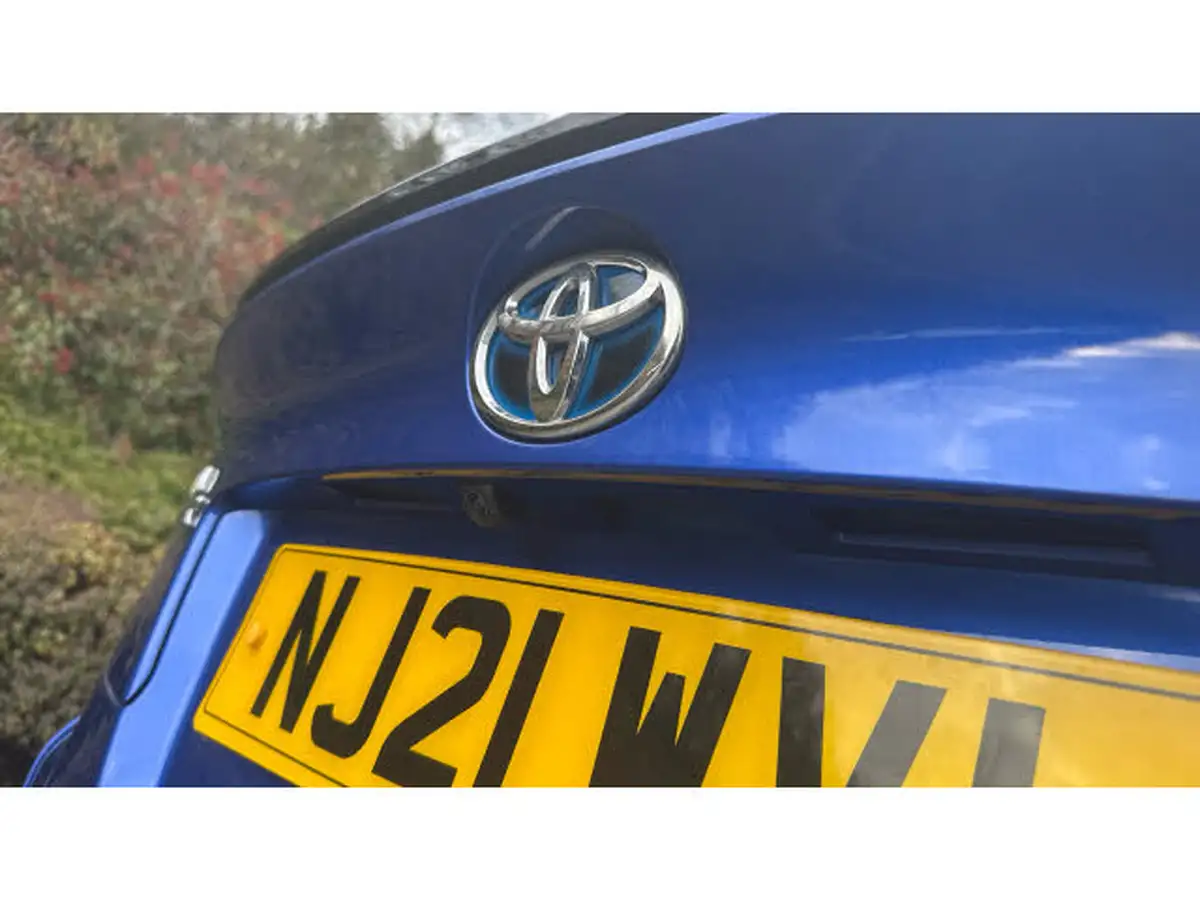 2021-toyota-c-hr-18-vvt-i-design-big-21