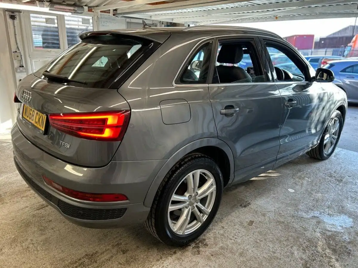 2018-audi-q3-14-tfsi-s-line-edition-tronic-big-2