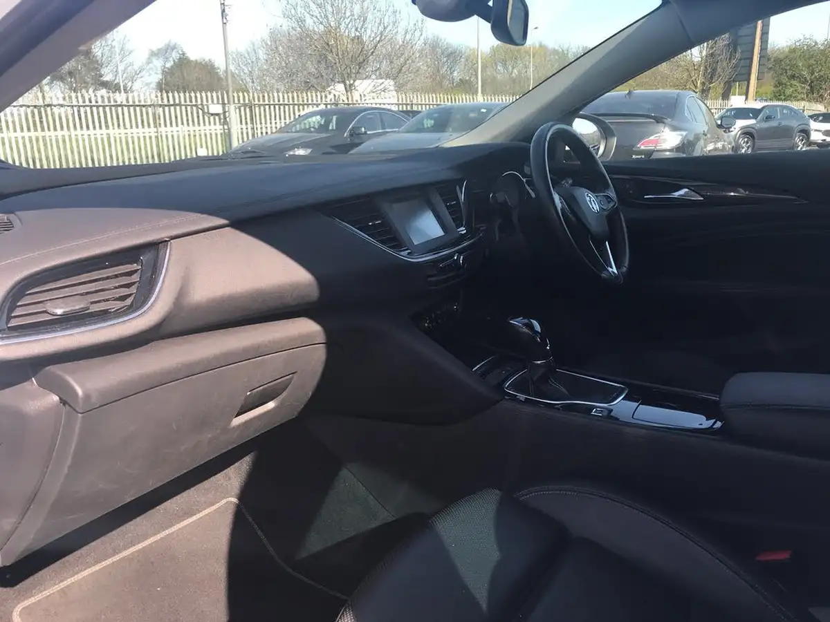 2018-vauxhall-insignia-grand-sport-15-turbo-sri-big-4