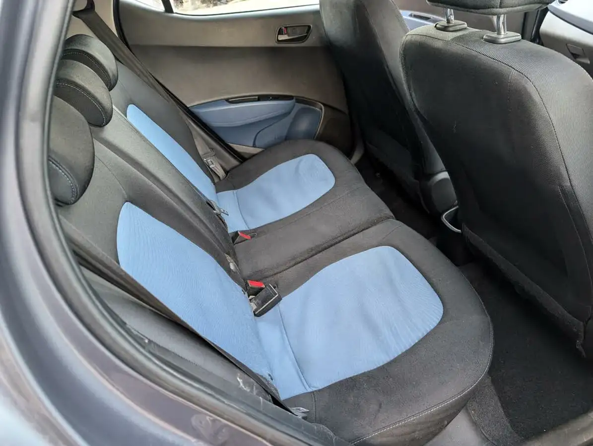 2015-hyundai-i10-10-blue-drive-se-isg-big-19