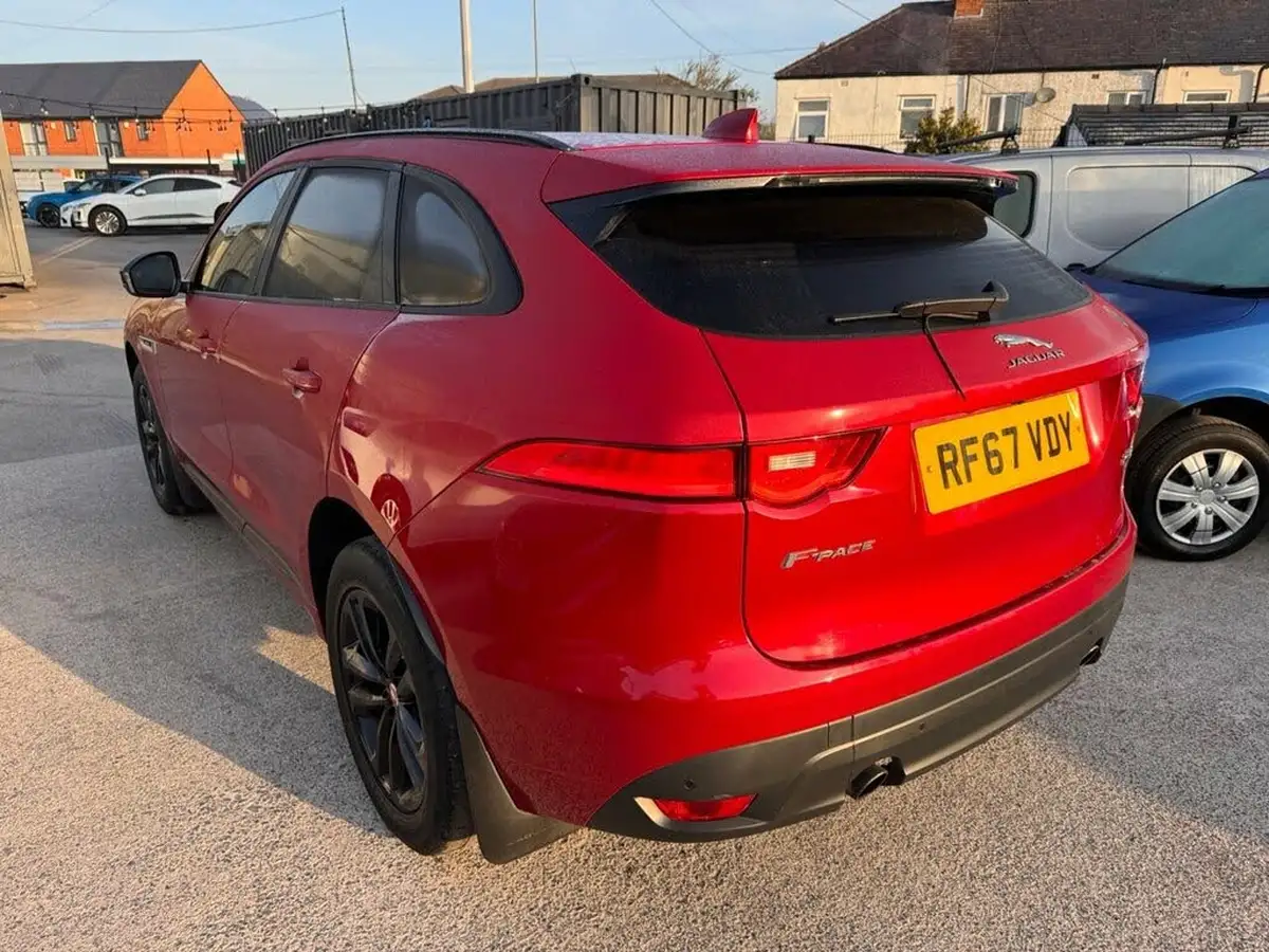 2017-jaguar-f-pace-20i-r-sport-250ps-1997cc-big-3