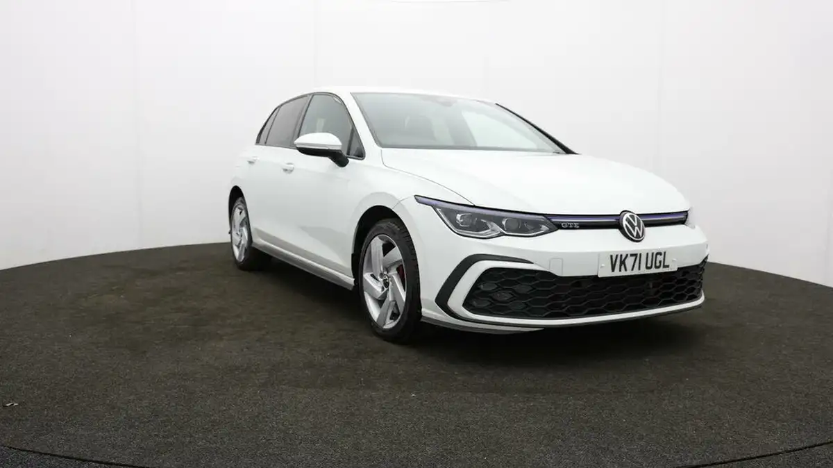 2021-volkswagen-golf-14-tsi-gte-big-40