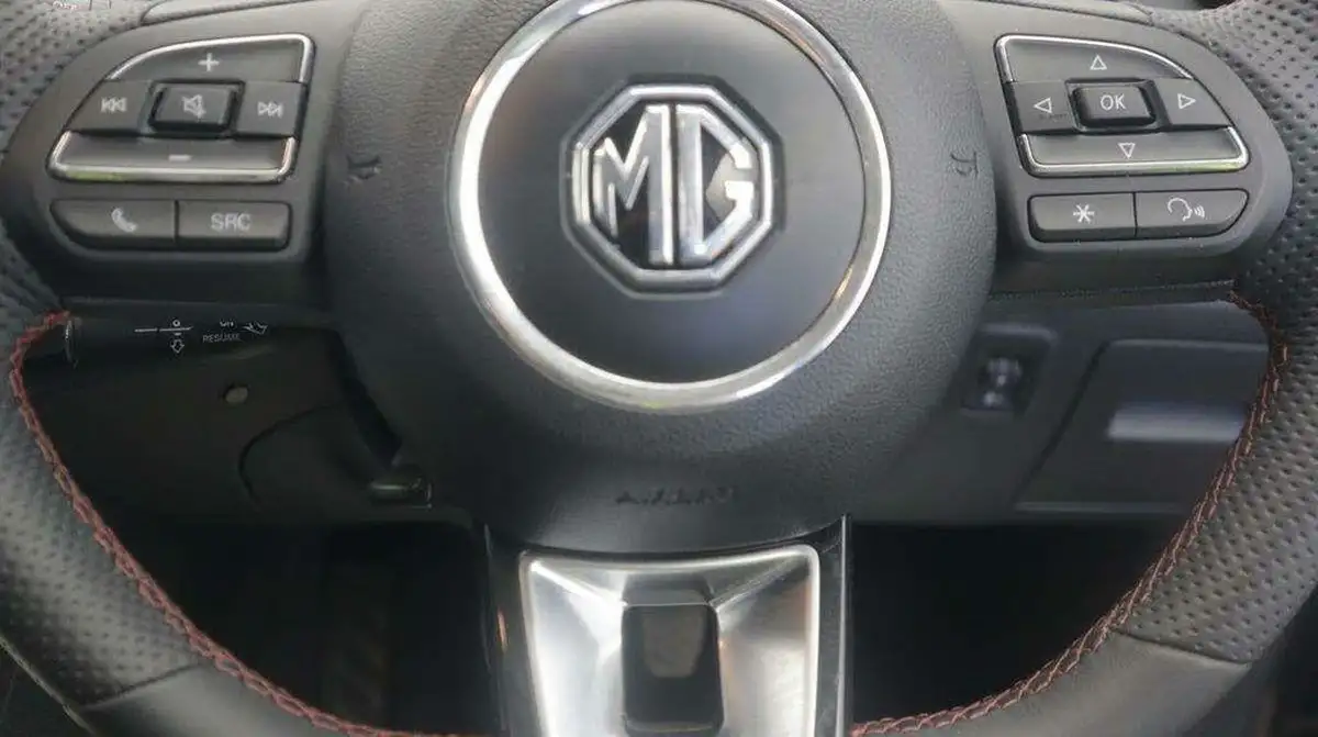2024-mg-hs-15t-gdi-se-162ps-1490cc-big-10