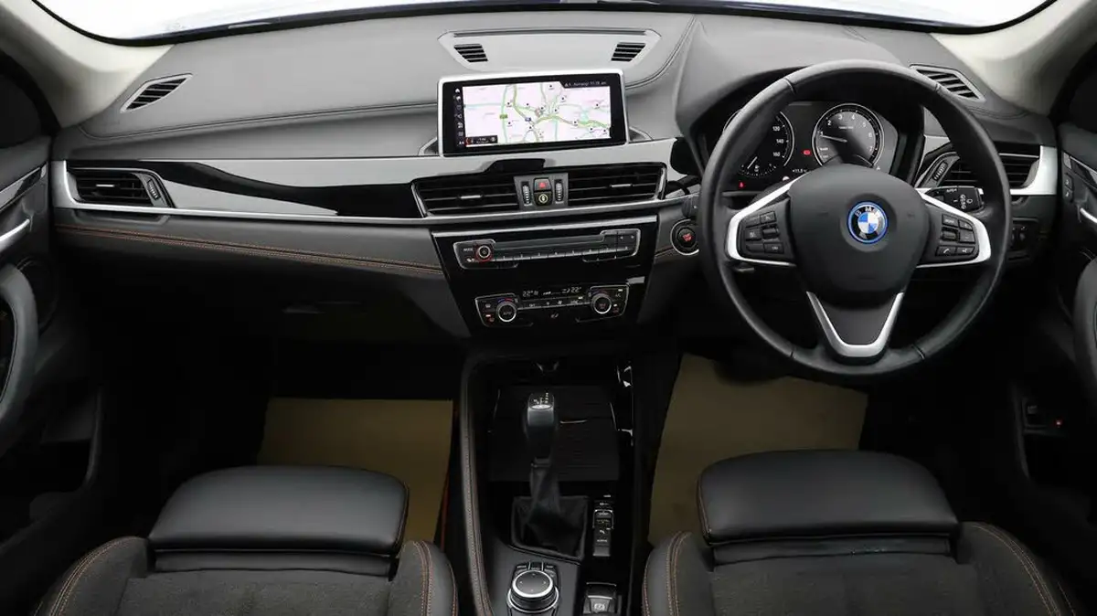 2022-bmw-x1-15-xdrive-25e-phev-sport-big-12