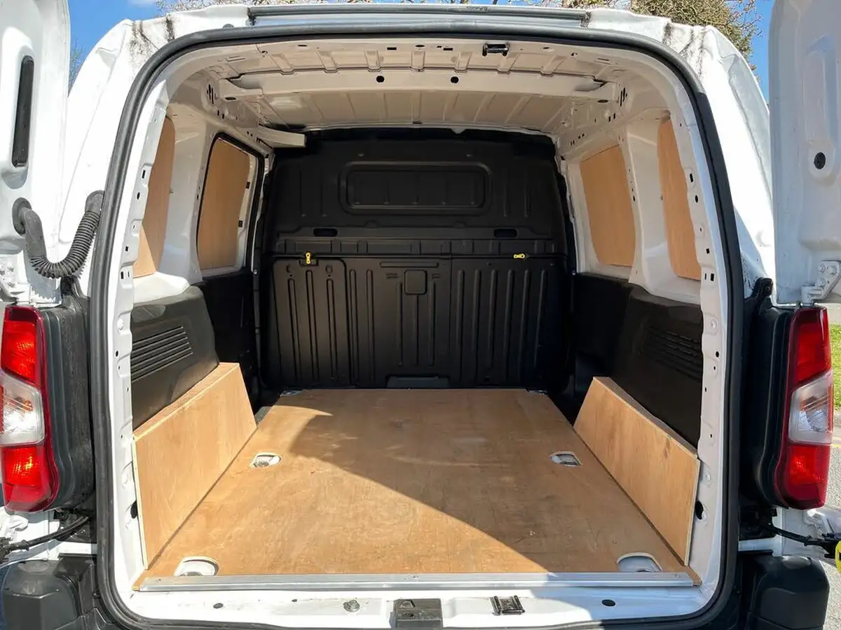 2023-peugeot-partner-15-bluehdi-1000-professional-premium-100pseu6d-ss-big-9