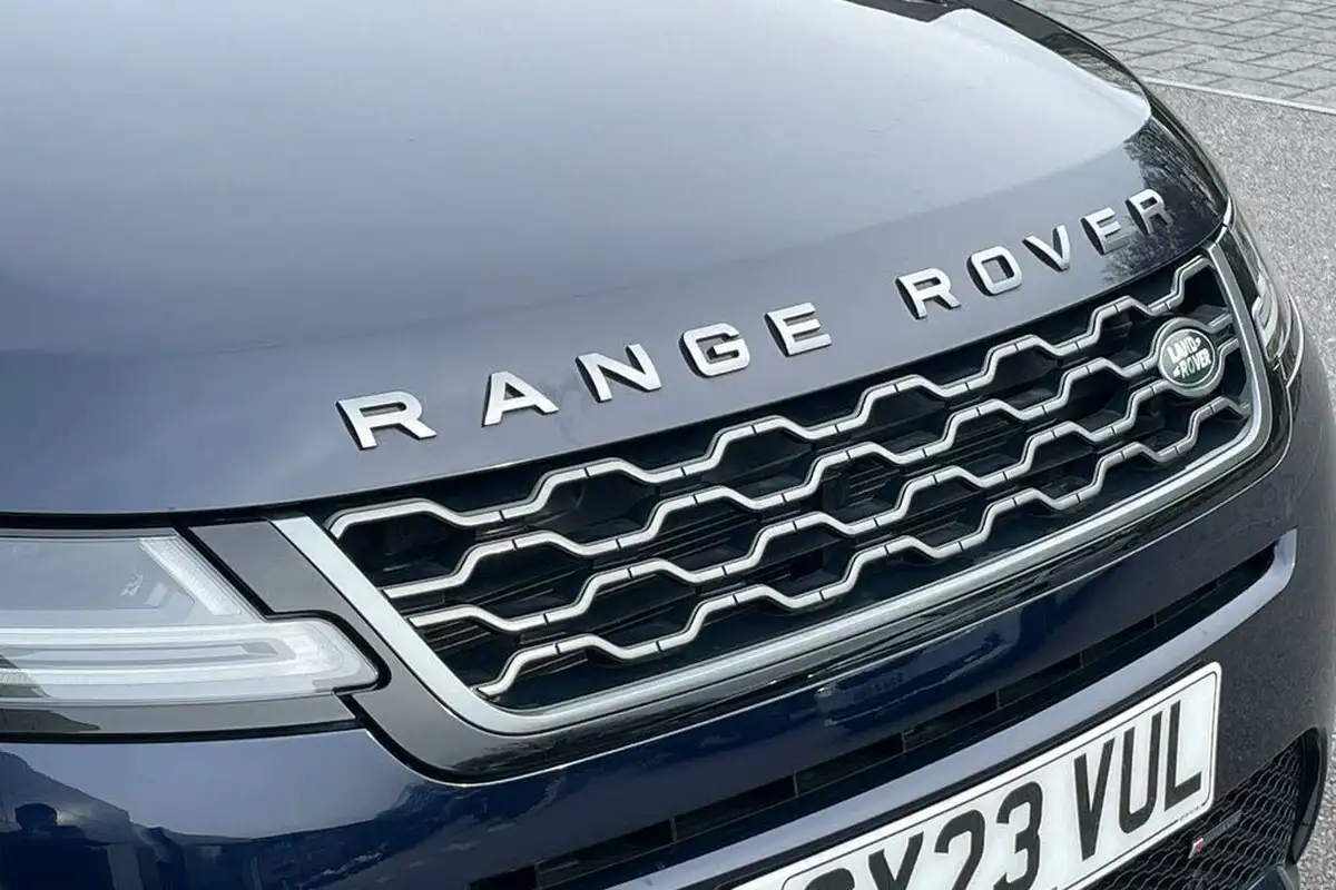 2023-land-rover-range-rover-evoque-15-p300e-r-dynamic-hse-big-49