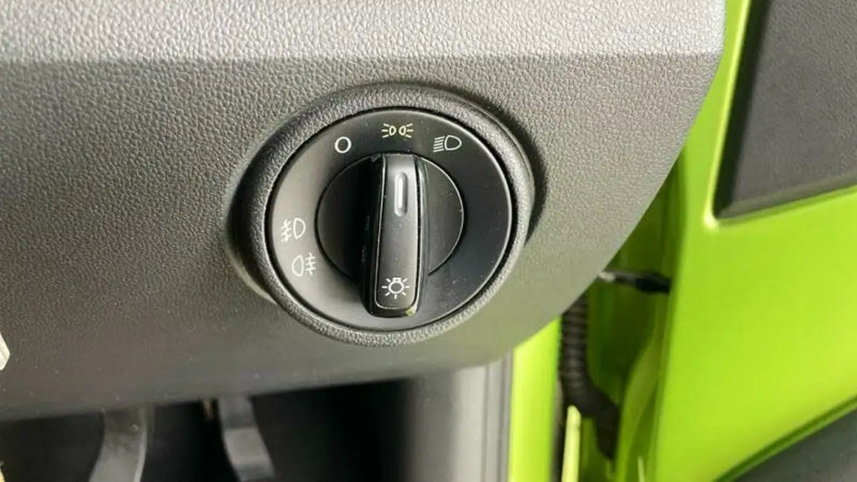 2016-skoda-citigo-10-mpi-black-edition-5d-big-19