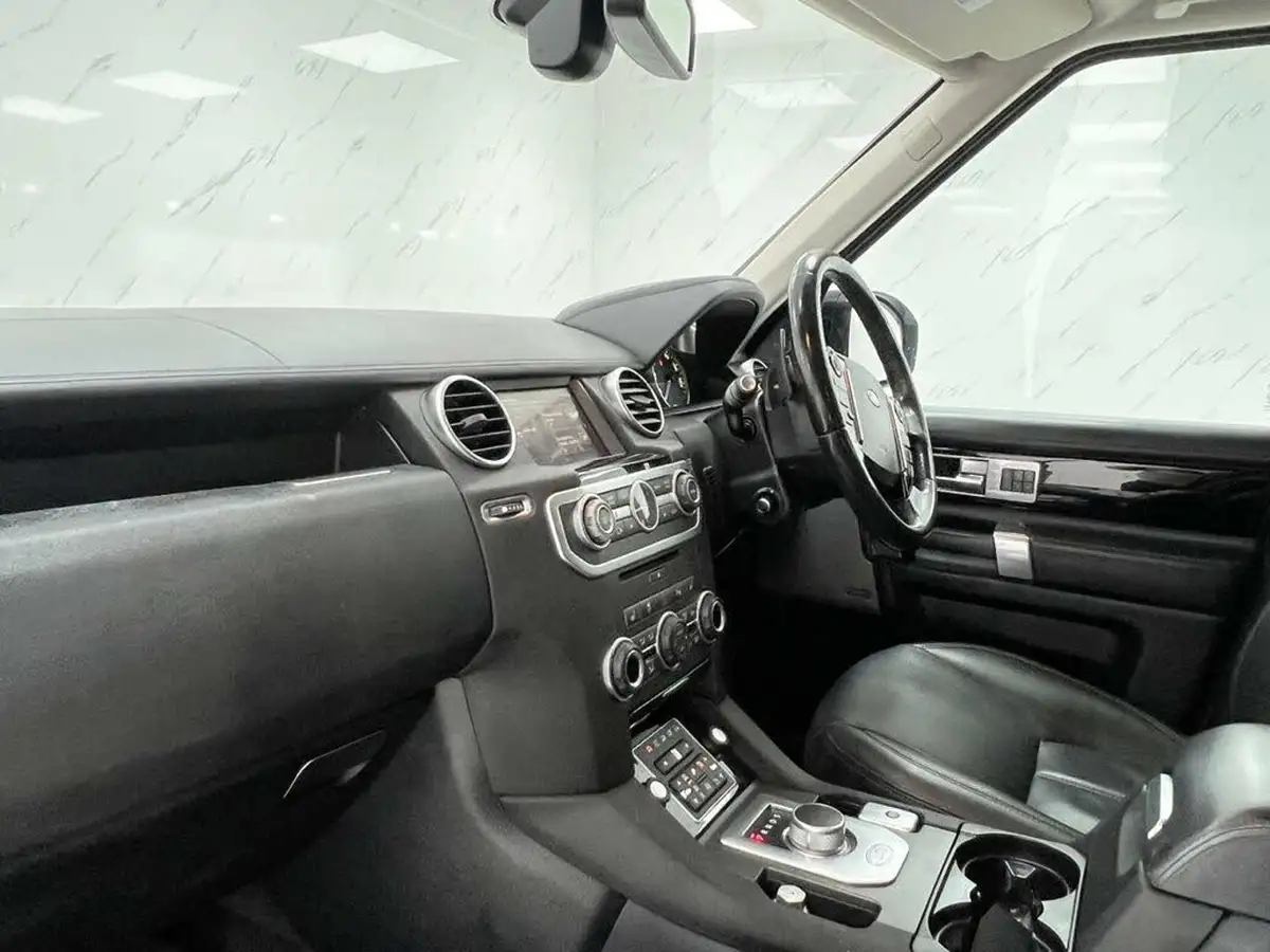 2016-land-rover-discovery-4-30-sd-v6-landmark-big-14