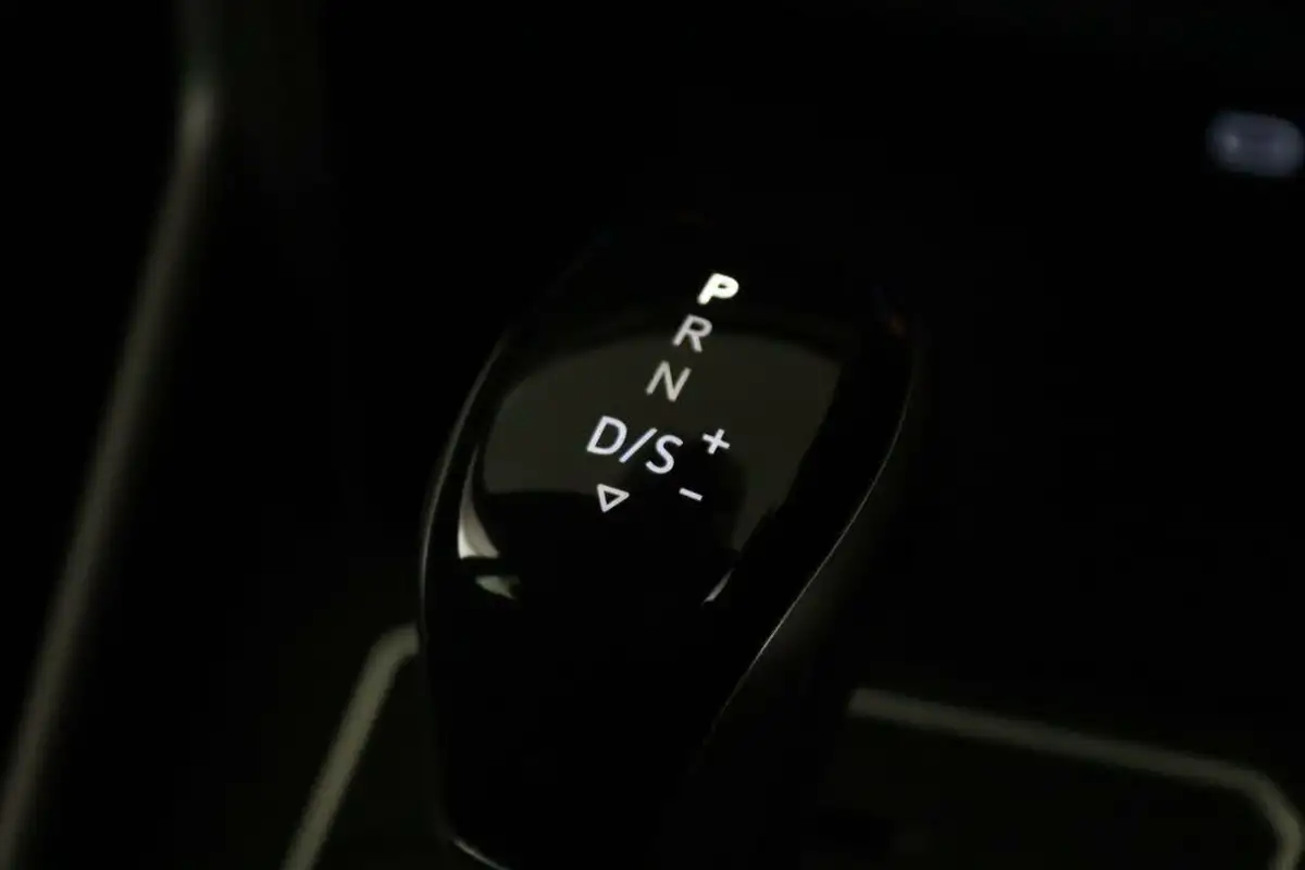 2022-volkswagen-polo-10-tsi-r-line-110ps-dsg-big-23