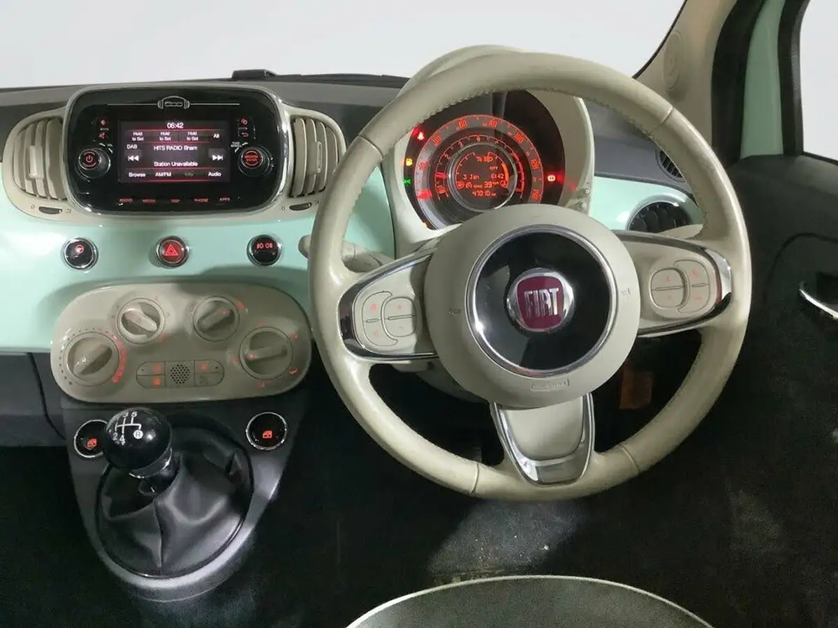 2017-fiat-500c-12-lounge-big-10