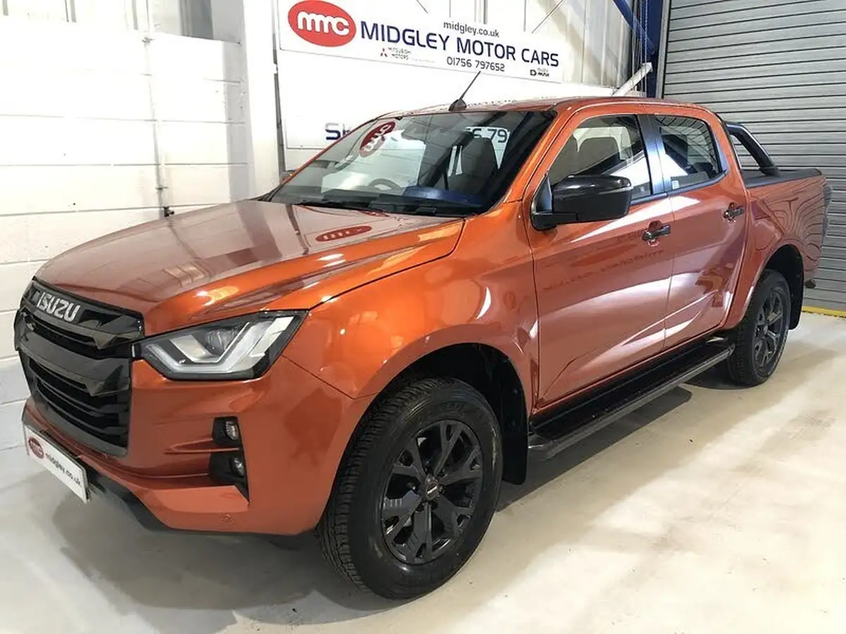 2024-isuzu-d-max-19td-v-cross-steel-edition-auto-big-2