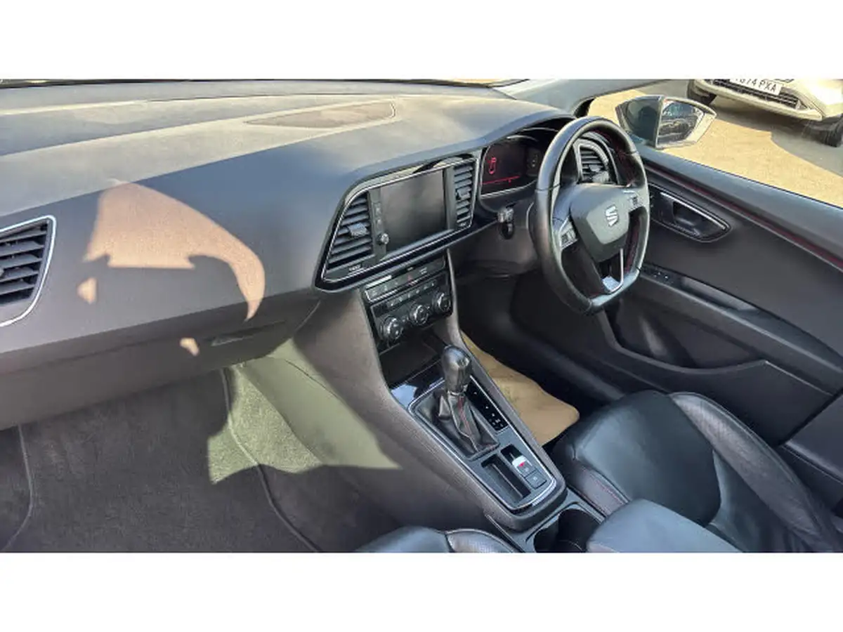 2019-seat-leon-20-tsi-fr-sport-hatchback-big-8