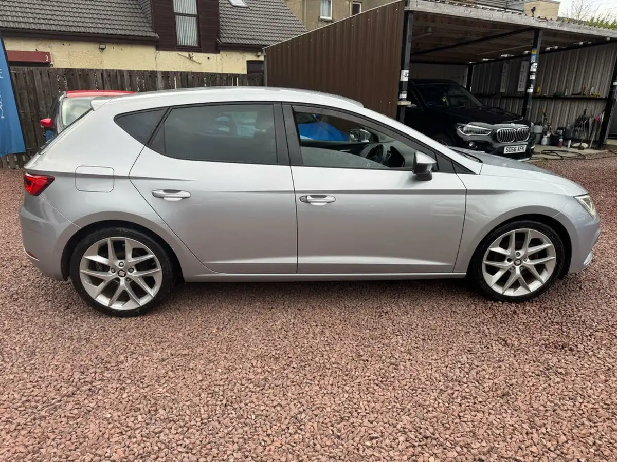2018-seat-leon-14-tsi-fr-technology-hatchback-5d-big-8