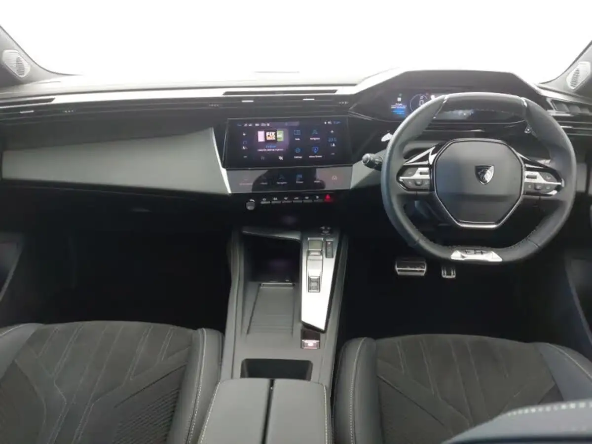 2024-peugeot-308-e-gt-big-2