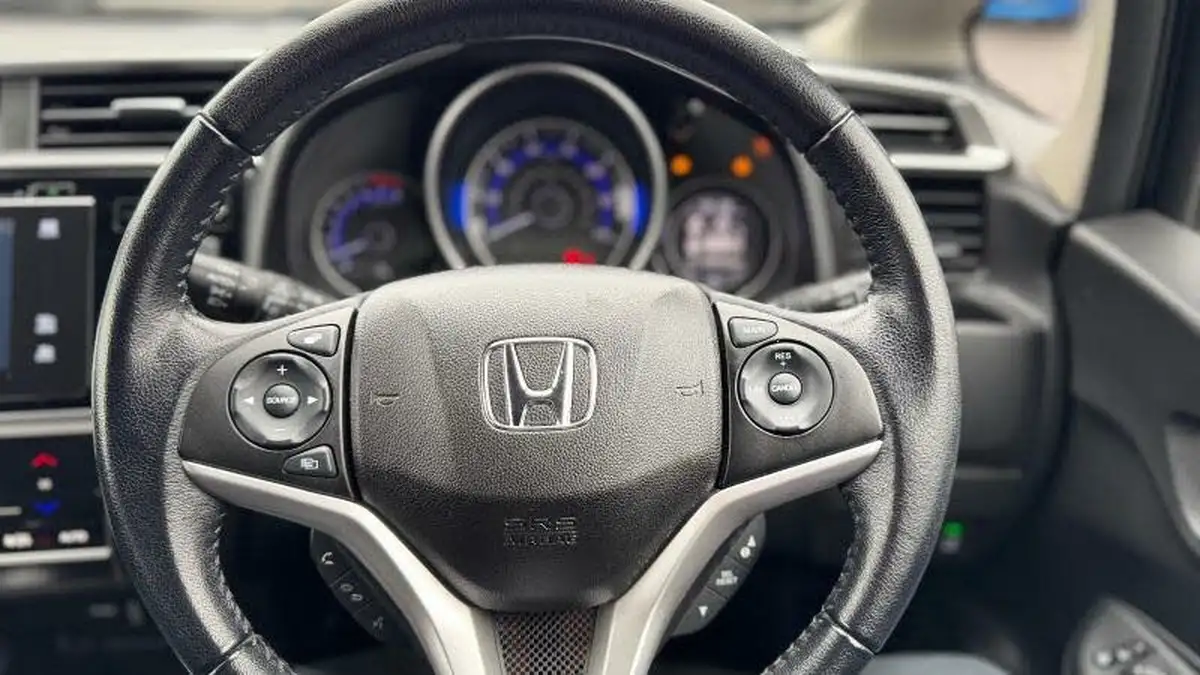 2019-honda-jazz-13-i-vtec-ex-big-16