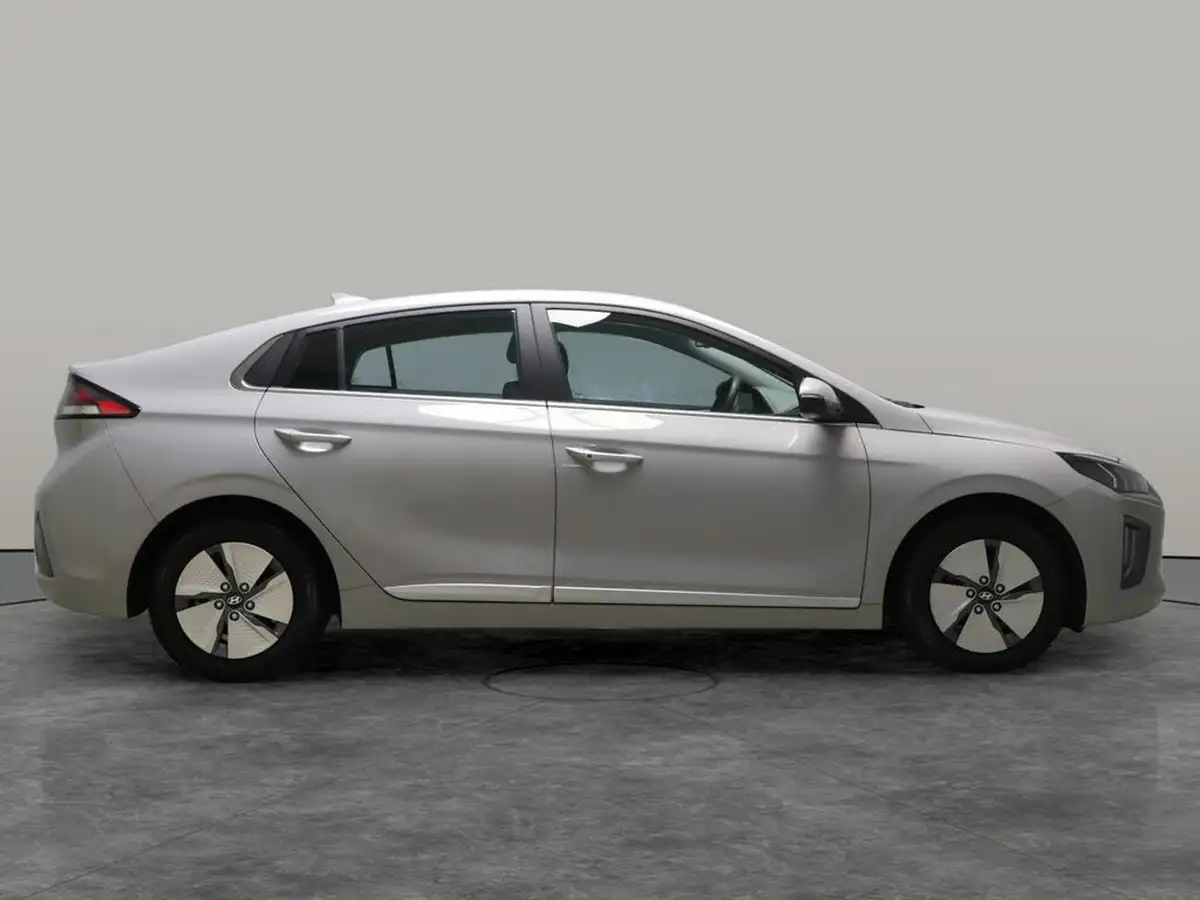 2021-hyundai-ioniq-16-gdi-premium-hybrid-big-6