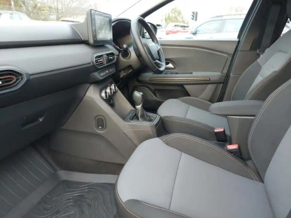 2024-dacia-jogger-16-tce-extreme-big-4