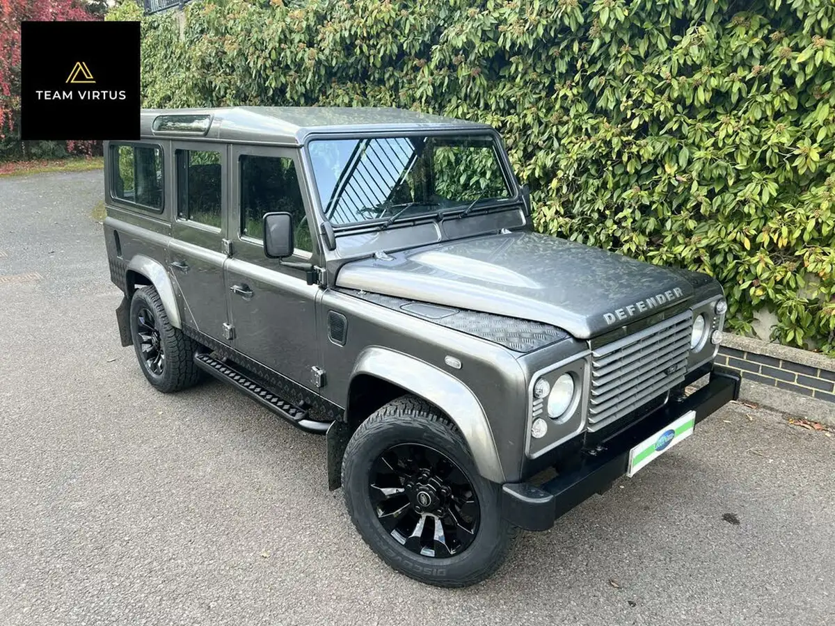 2014-land-rover-110-defender-22td-county-crewcab-pickup-big-3