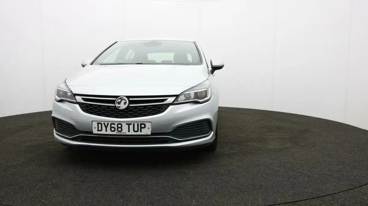 2018-vauxhall-astra-14i-16v-turbo-sri-vx-line-nav-big-48