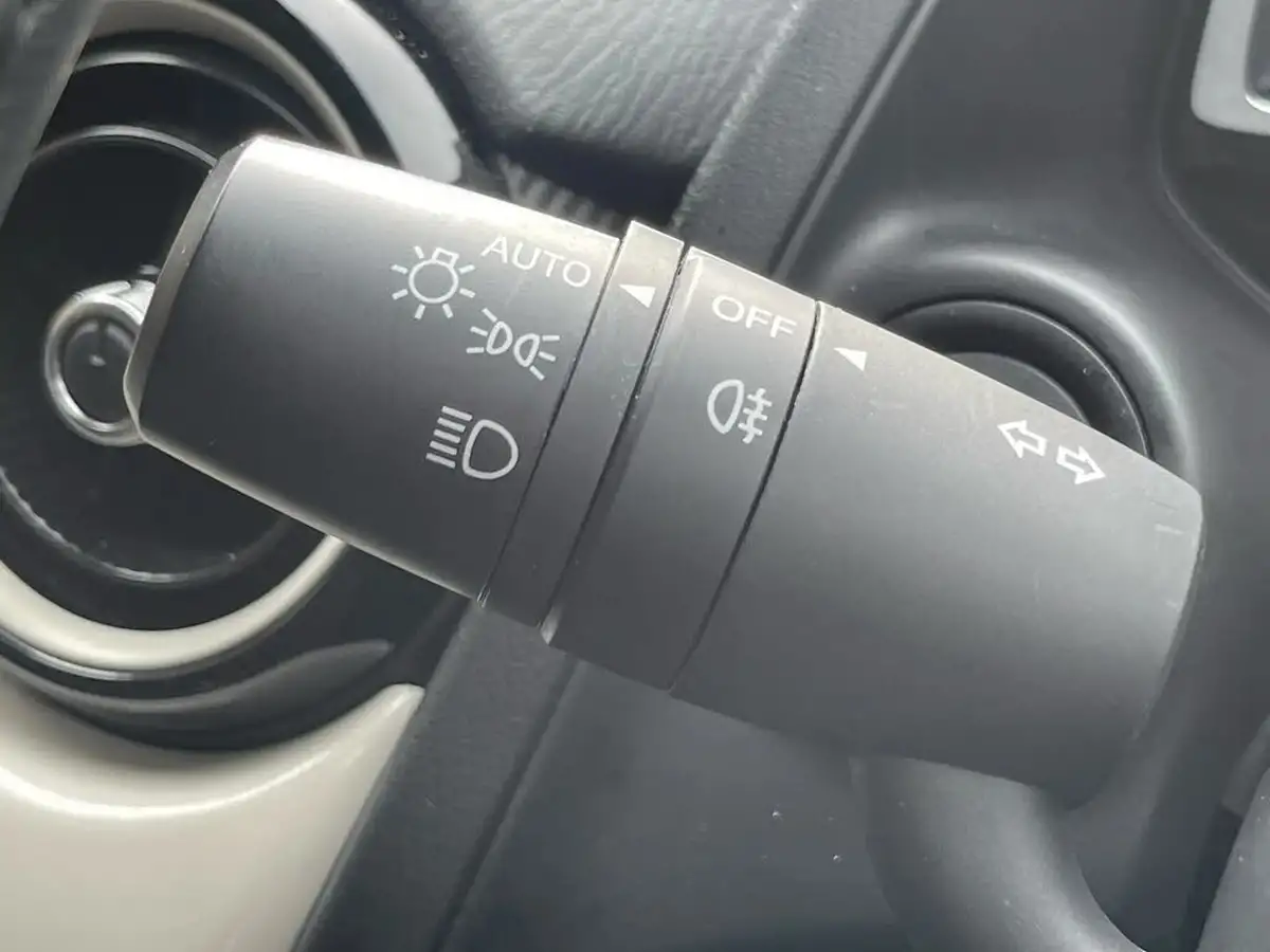 2023-mazda-mazda2-15-skyactiv-g-exclusive-line-big-14