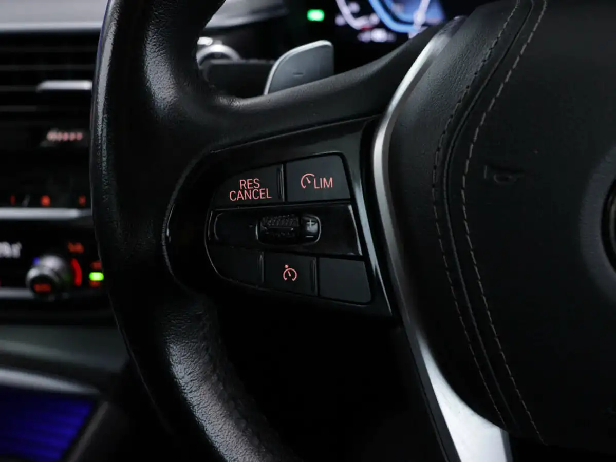 2019-bmw-5-series-20-530e-se-auto-big-26