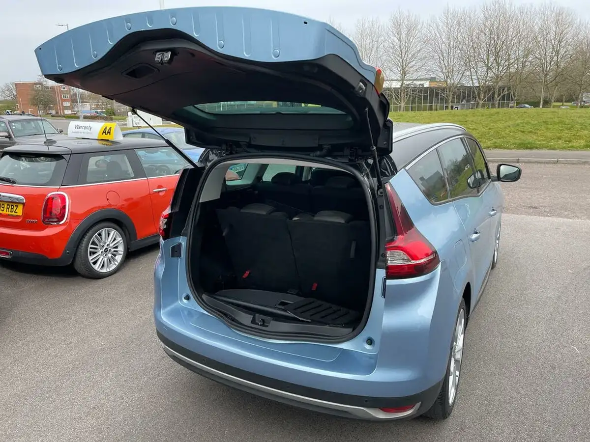 2019-renault-grand-scenic-13-tce-iconic-big-35