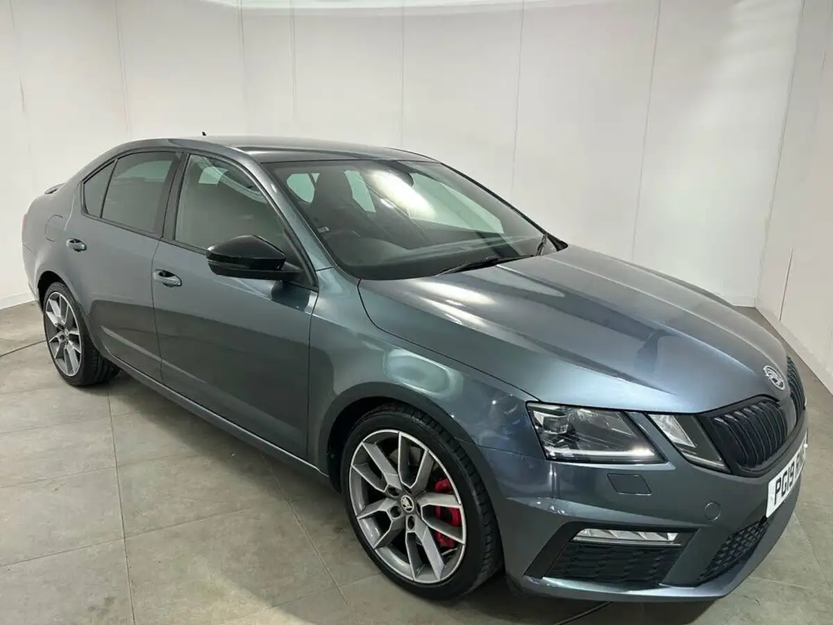 2019-skoda-octavia-20-tsi-vrs-hatchback-big-79