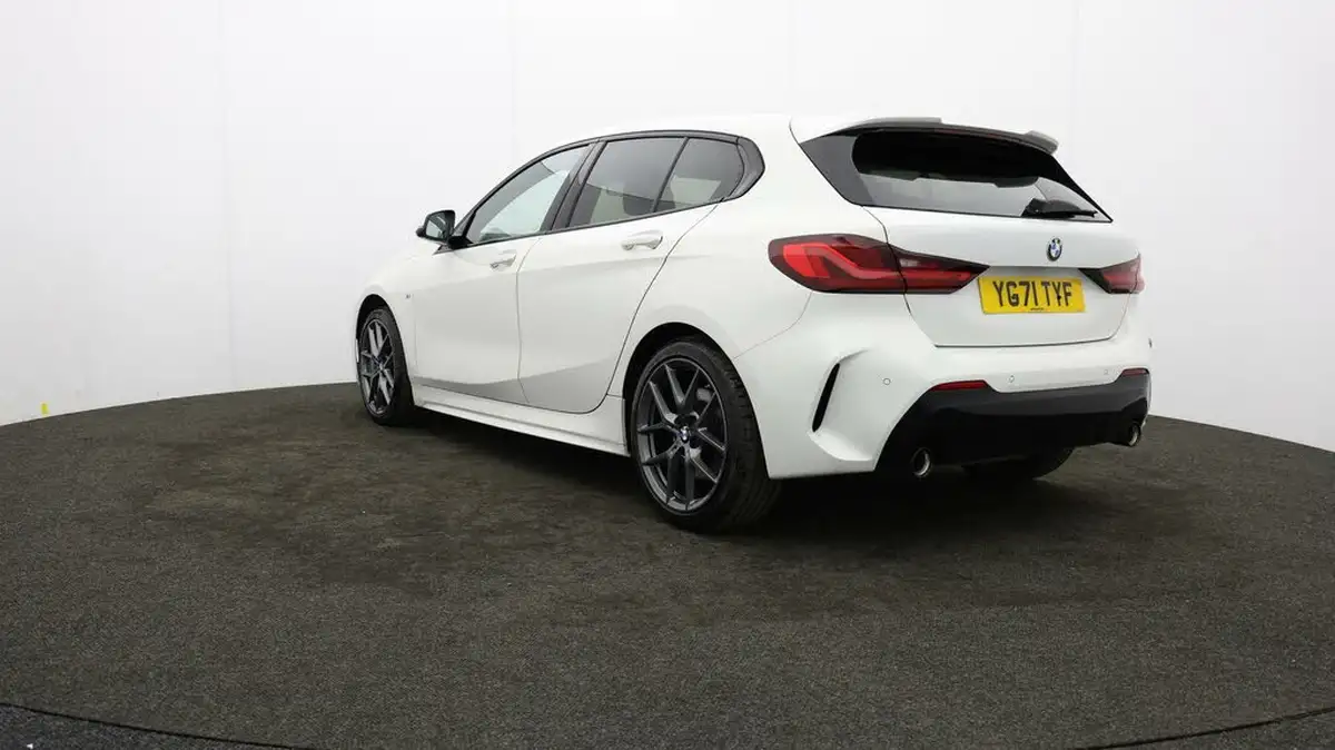 2021-bmw-1-series-20td-118d-m-sport-lcp-big-69