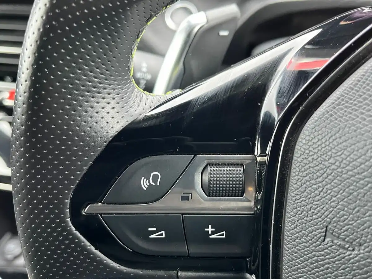 2022-peugeot-2008-suv-12-puretech-gt-eat8-big-23