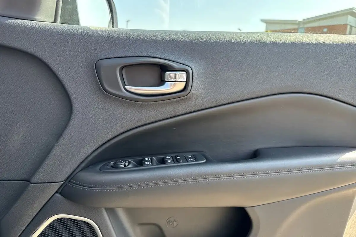 2019-jeep-compass-14-multiair-ii-night-eagle-big-19