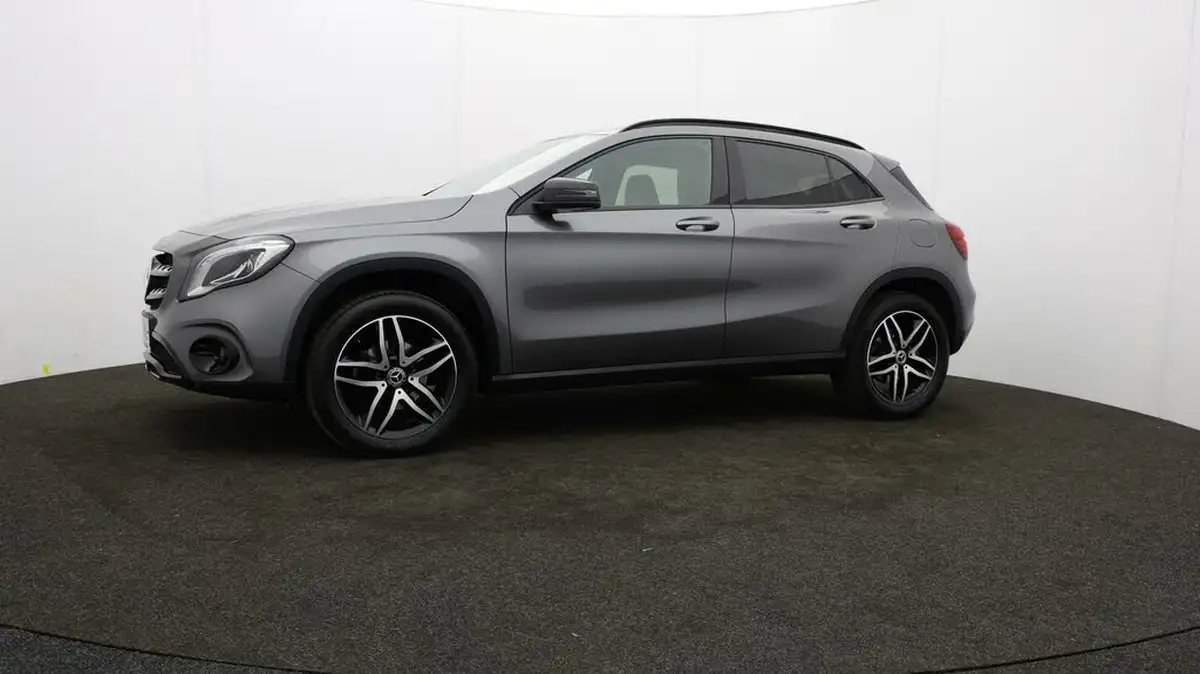 2019-mercedes-benz-gla-class-16-gla-180-urban-edition-ss-big-57