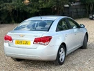 2011-chevrolet-cruze-16-ls-saloon-4d-auto-small-9