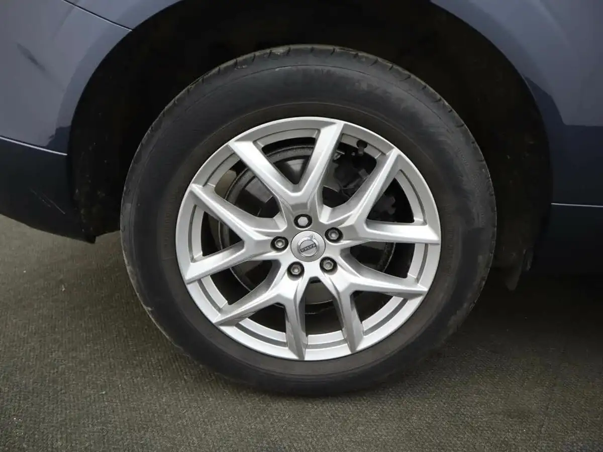 2019-volvo-xc60-20-t5-momentum-awd-big-5