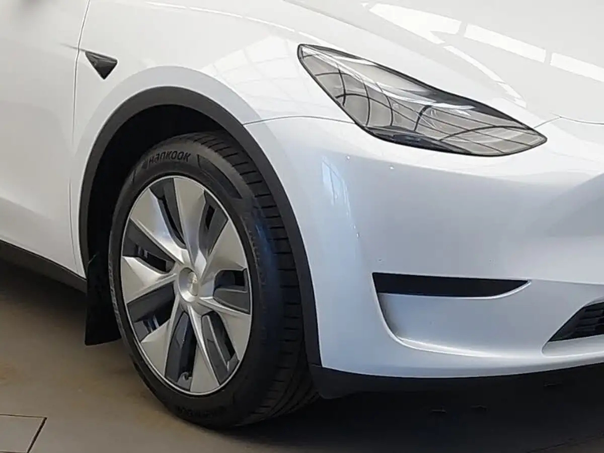 2022-tesla-model-y-e-rwd-big-8