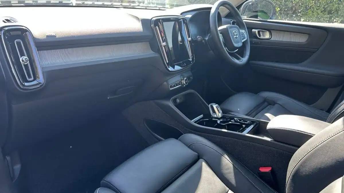 2021-volvo-xc40-15-t5-inscription-pro-258bhp-big-3