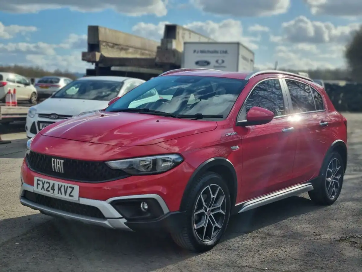 2023-fiat-tipo-10-red-big-14