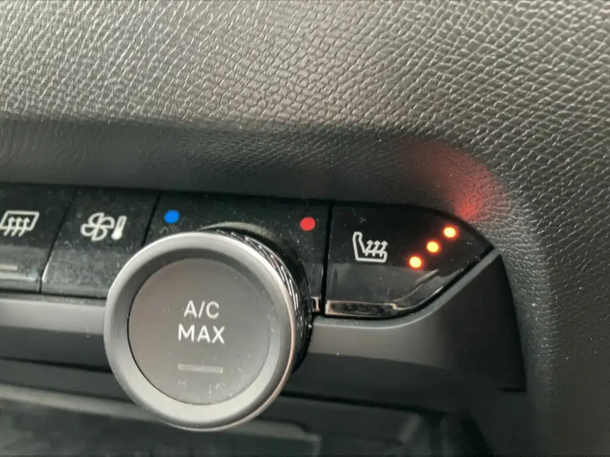 2022-citroen-c4-12-puretech-shine-plus-130ps-big-27