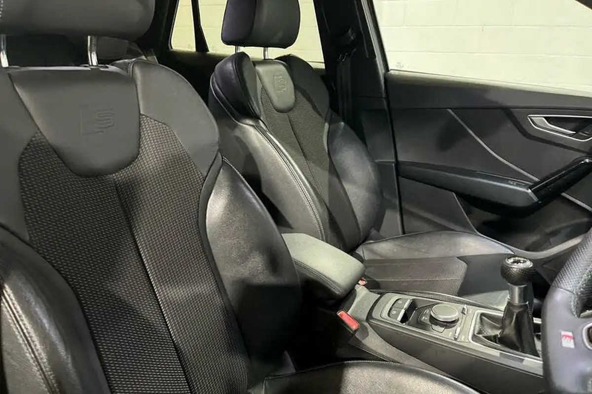 2019-audi-q2-10-30-tfsi-black-edition-big-16