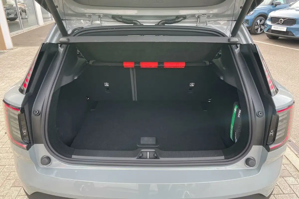 2024-volvo-ex30-e-single-motor-ultra-big-18