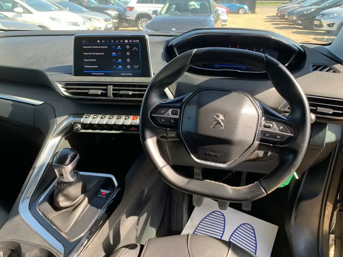 2020-peugeot-5008-suv-15-bluehdi-allure-big-11