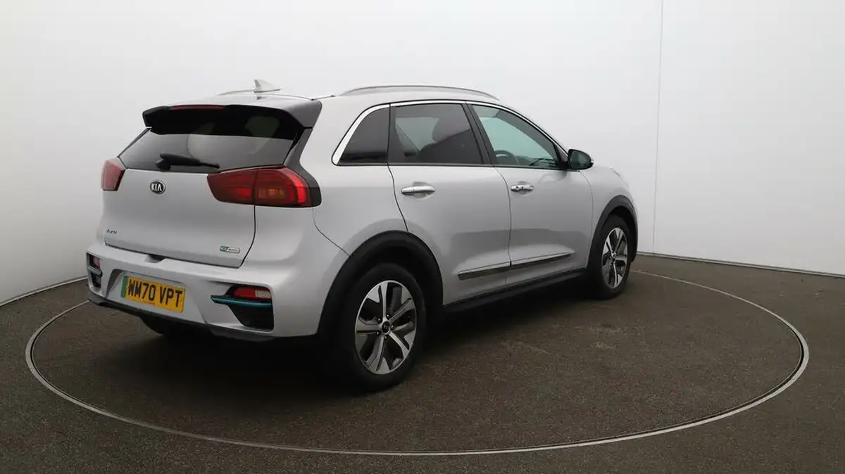 2021-kia-e-niro-ev-4-big-48