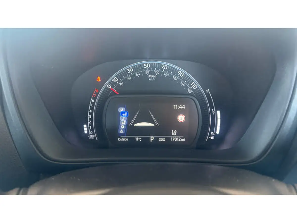 2022-toyota-aygo-x-10-vvt-i-pure-cvt-big-24