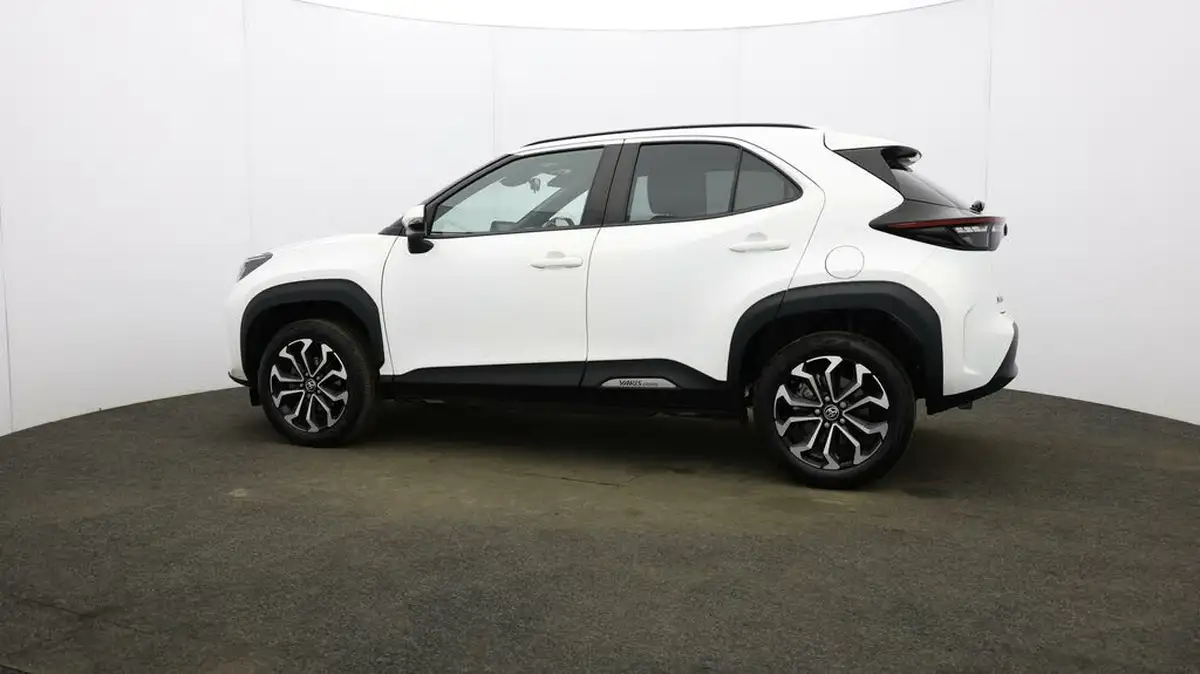 2022-toyota-yaris-cross-15-vvt-i-design-big-57