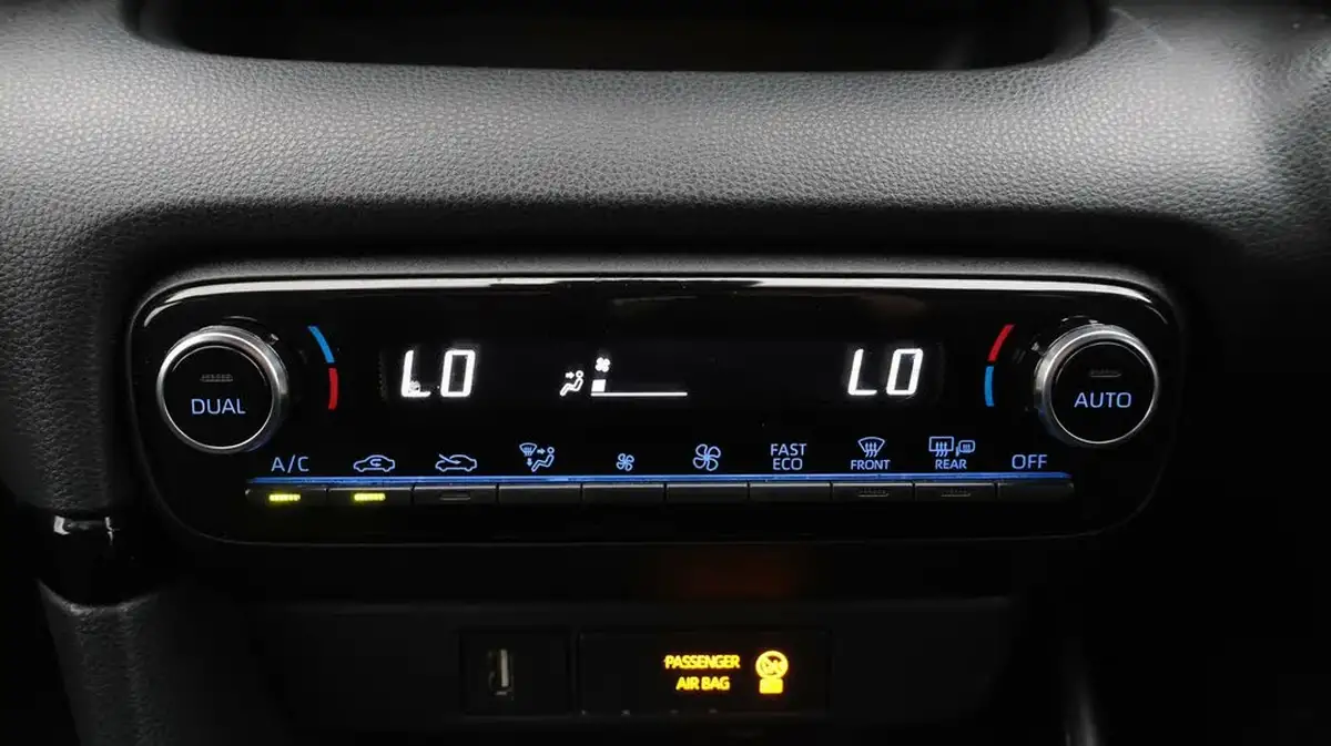 2022-toyota-yaris-15-vvt-i-dynamic-big-12