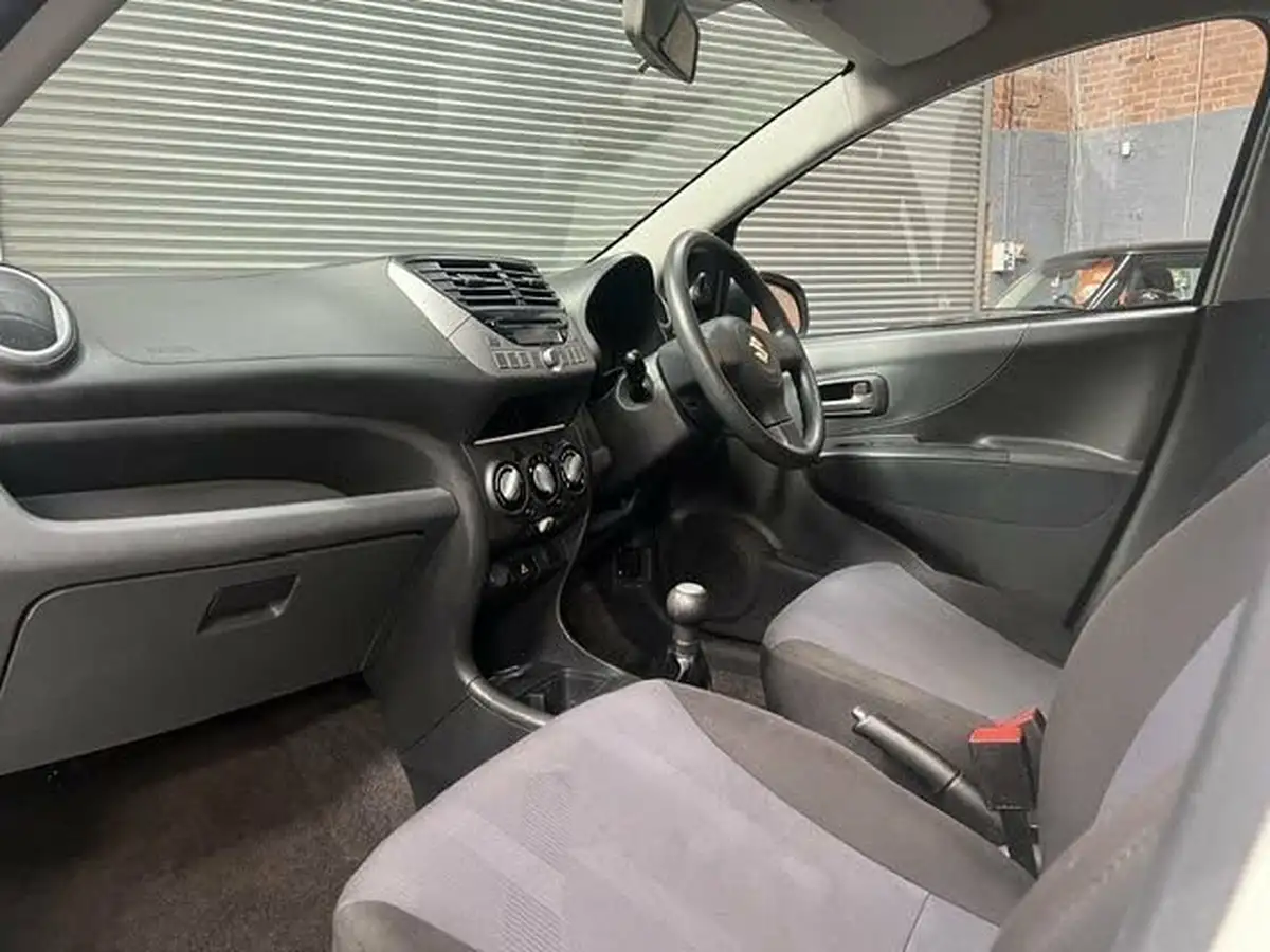 2014-suzuki-alto-10-sz-big-32