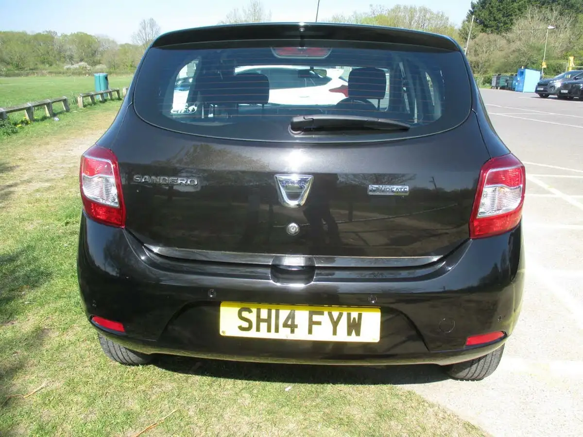 2013-dacia-sandero-12-laureate-big-7