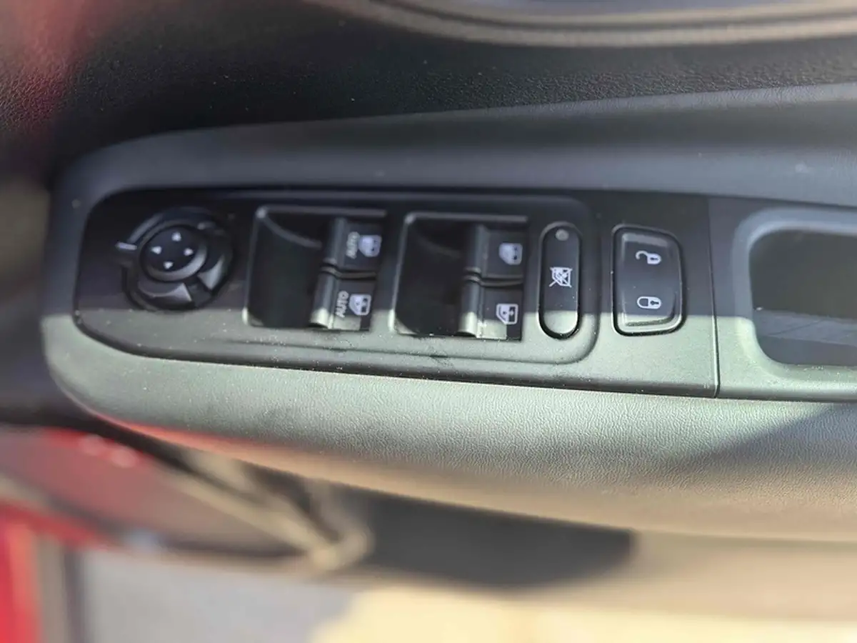 2020-jeep-renegade-10-gse-night-eagle-big-19